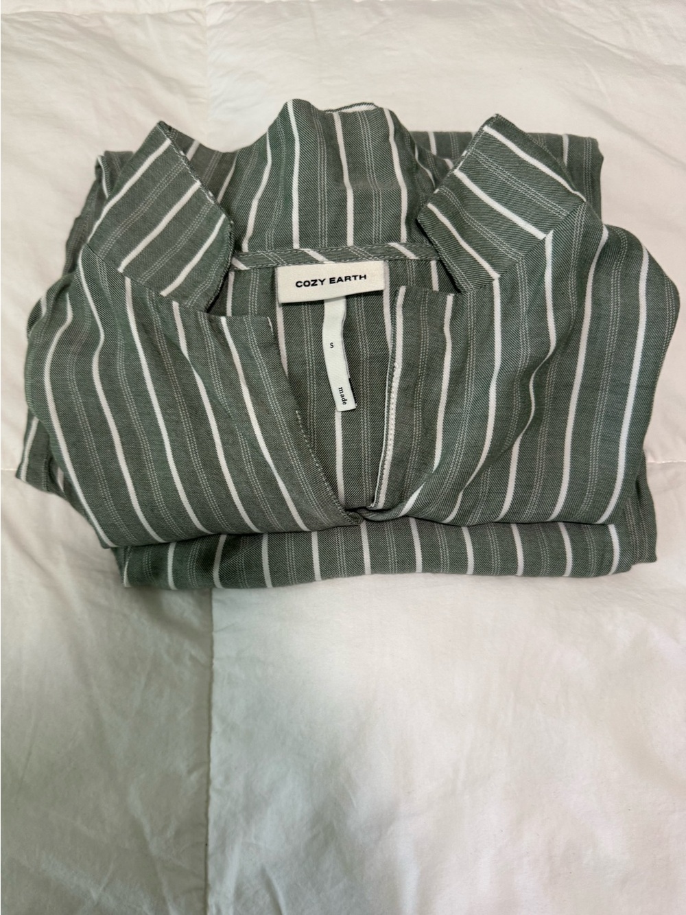 Cozy Earth Striped Green Pajama Set Size Small - Picture 2 of 13